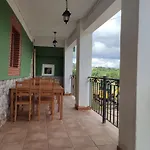 Hostel El Campo De Petra