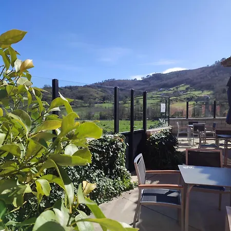 El Campo De Petra Hostal *