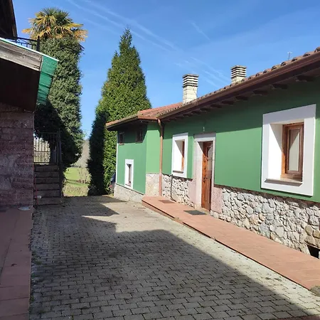 אכסניה El Campo De Petra *