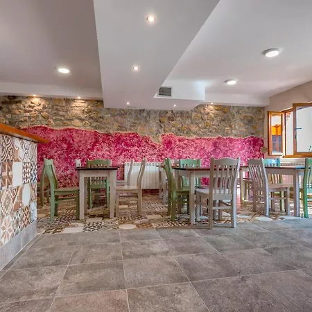 El Campo De Petra אכסניה גראדו