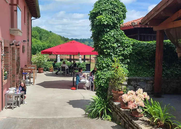 Hostal El Campo De Petra *