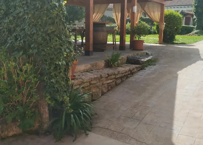 El Campo De Petra Hostal Grado